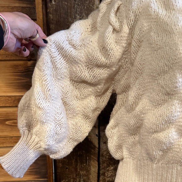 En Crème Cable Knit Sweater with Floral Knit Buttons - Picture 2 of 6